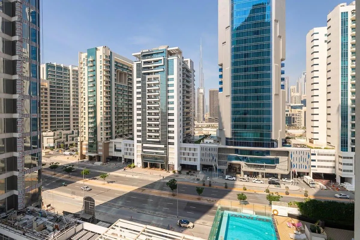 Frank Porter - Bayz Tower By Danube Dubaj